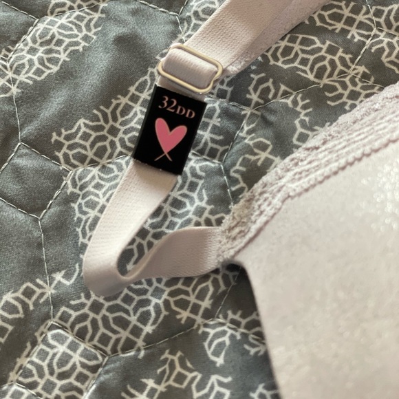 32DD dream angels push up - Picture 3 of 5